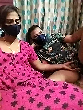 Snapshot of sweety_telugu_couple2027 chatting on 03.15.25 sweety telugu couple2027 online show from 03.15.25