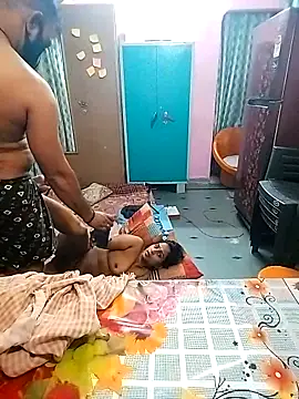 Snapshot of sweety_telugu_couple2027 chatting on 03.15.25 sweety telugu couple2027 online show from 03.15.25