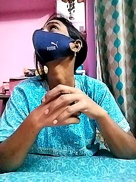 Snapshot of sweety_telugu_couple2027 chatting on 03.20.25 sweety telugu couple2027 online show from 03.20.25