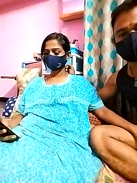 Snapshot of sweety_telugu_couple2027 chatting on 03.20.25 sweety telugu couple2027 online show from 03.20.25