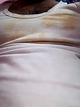 Snapshot of sweety_telugu_couple2027 chatting on 09.18.25 sweety telugu couple2027 online show from 09.18.25