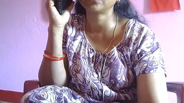 Snapshot of Suhana-sapna chatting on 04.04.26 Suhana-sapna online show from 04.04.26