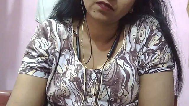 Snapshot of Suhana-sapna chatting on 04.04.26 Suhana-sapna online show from 04.04.26