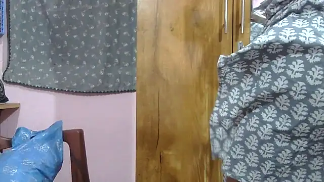 Snapshot of Suhana-sapna chatting on 04.15.26 Suhana-sapna online show from 04.15.26