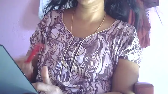 Snapshot of Suhana-sapna chatting on 04.21.26 Suhana-sapna online show from 04.21.26