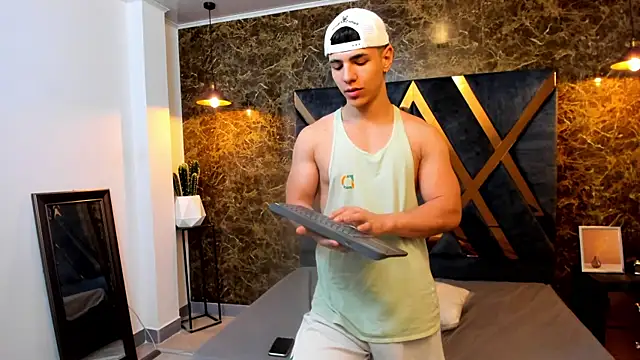 Flynn Riider online show from 01.30.25