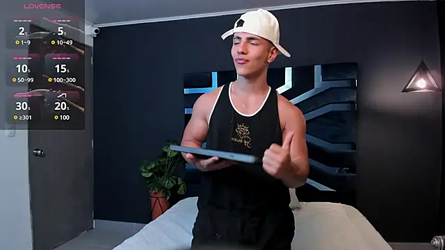 Flynn Riider online show from 03.13.25