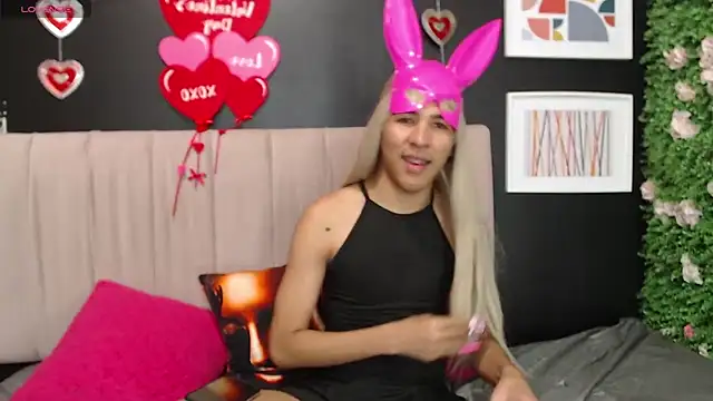  Natassia Dreams online show from 02.21.25