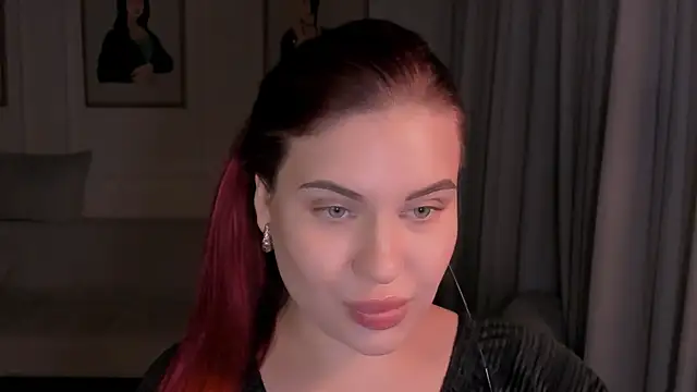 Snapshot of evaharve chatting on 06.25.26 evaharve online show from 06.25.26