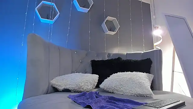 slutty venus online show from 02.26.25