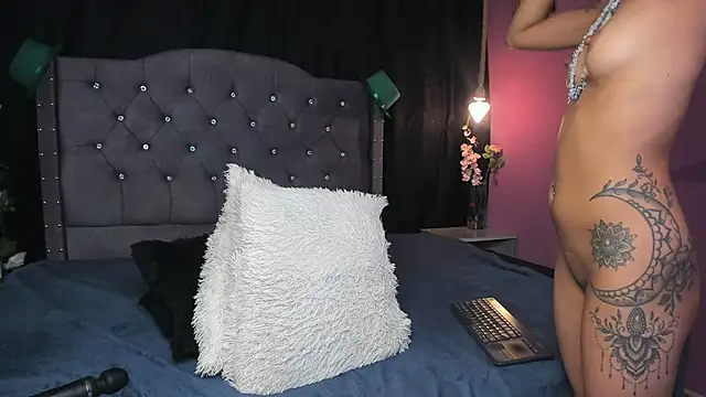 slutty venus online show from 03.22.25