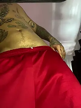 Snapshot of Junihn0 chatting on 01.28.25 Junihn0 online show from 01.28.25