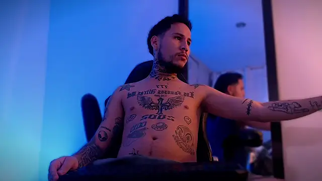 Snapshot of Junihn0 chatting on 09.20.25 Junihn0 online show from 09.20.25