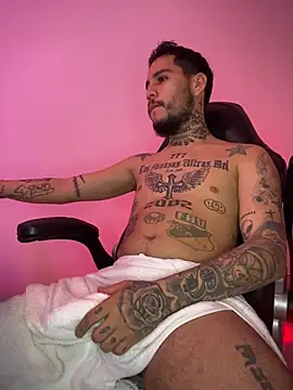 Junihn0 online show from 11.17.25