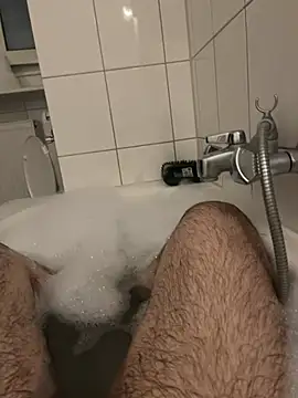 Snapshot of Loco42- chatting on 01.09.25 Loco42- online show from 01.09.25