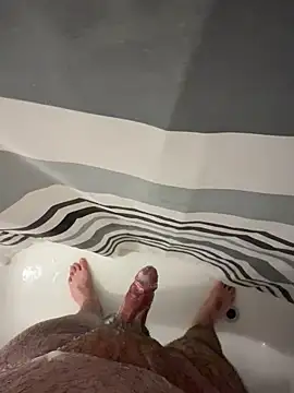 Snapshot of Loco42- chatting on 11.05.25 Loco42- online show from 11.05.25