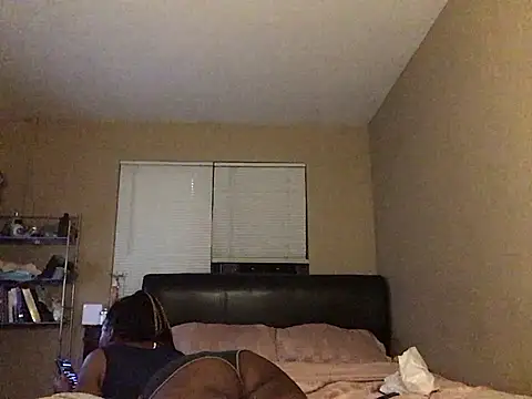 Eboni03 online show from 12.17.24