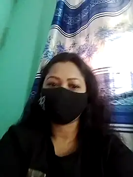 Snapshot of Bithi-Ray chatting on 12.15.24 Bithi-Ray online show from 12.15.24