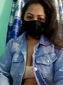 Snapshot of Bithi-Ray chatting on 12.15.24 Bithi-Ray online show from 12.15.24