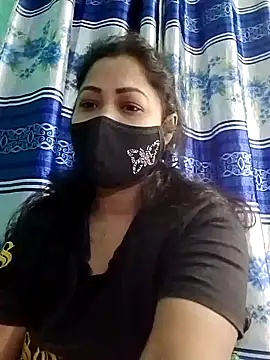 Snapshot of Bithi-Ray chatting on 12.16.24 Bithi-Ray online show from 12.16.24