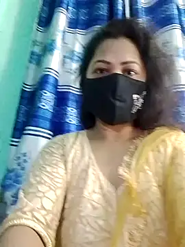 Snapshot of Bithi-Ray chatting on 12.17.24 Bithi-Ray online show from 12.17.24
