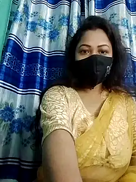 Snapshot of Bithi-Ray chatting on 12.17.24 Bithi-Ray online show from 12.17.24