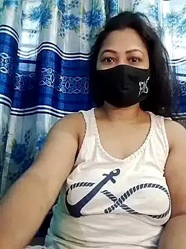 Snapshot of Bithi-Ray chatting on 12.18.24 Bithi-Ray online show from 12.18.24