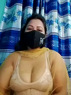 Snapshot of Bithi-Ray chatting on 12.20.24 Bithi-Ray online show from 12.20.24