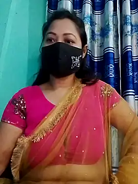 Snapshot of Bithi-Ray chatting on 12.23.24 Bithi-Ray online show from 12.23.24