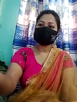 Snapshot of Bithi-Ray chatting on 12.24.24 Bithi-Ray online show from 12.24.24