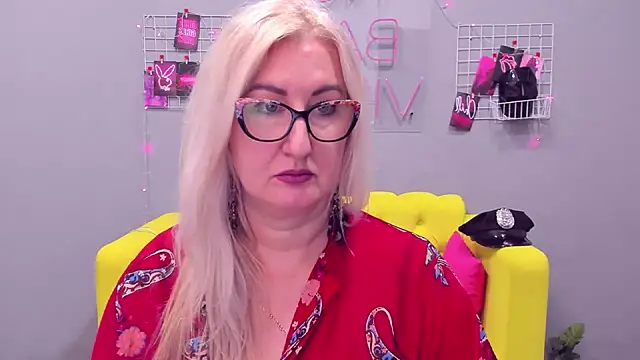 Snapshot of ChristyBrooks chatting on 01.09.25 ChristyBrooks online show from 01.09.25