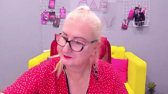 Snapshot of ChristyBrooks chatting on 01.11.25 ChristyBrooks online show from 01.11.25
