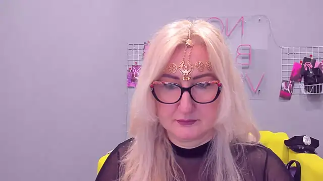 Snapshot of ChristyBrooks chatting on 01.16.25 ChristyBrooks online show from 01.16.25