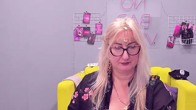 Snapshot of ChristyBrooks chatting on 01.16.25 ChristyBrooks online show from 01.16.25