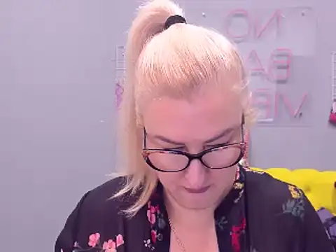 Snapshot of ChristyBrooks chatting on 01.18.25 ChristyBrooks online show from 01.18.25