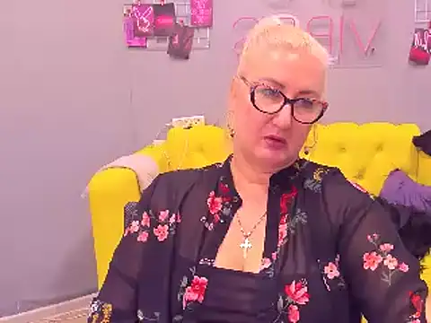 Snapshot of ChristyBrooks chatting on 01.18.25 ChristyBrooks online show from 01.18.25
