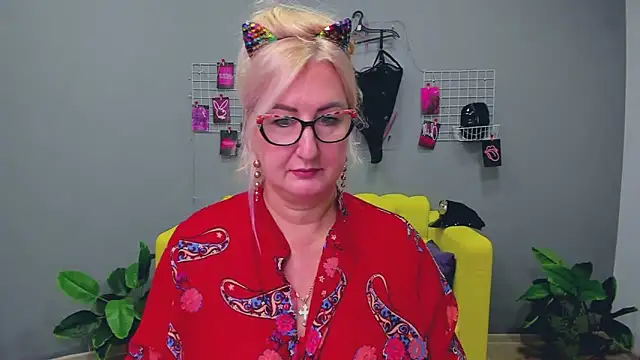 Snapshot of ChristyBrooks chatting on 01.25.25 ChristyBrooks online show from 01.25.25