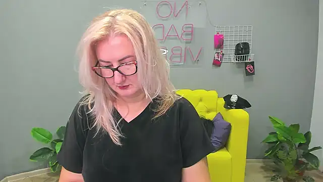 Snapshot of ChristyBrooks chatting on 01.28.25 ChristyBrooks online show from 01.28.25