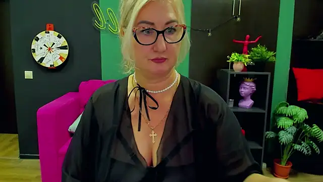 Snapshot of ChristyBrooks chatting on 02.03.25 ChristyBrooks online show from 02.03.25