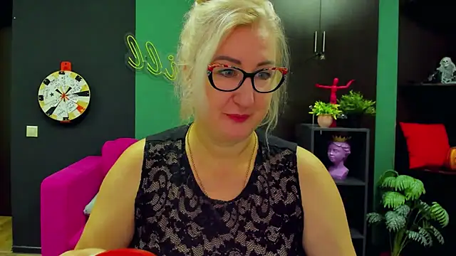 Snapshot of ChristyBrooks chatting on 02.07.25 ChristyBrooks online show from 02.07.25