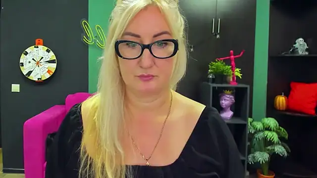 Snapshot of ChristyBrooks chatting on 02.12.25 ChristyBrooks online show from 02.12.25