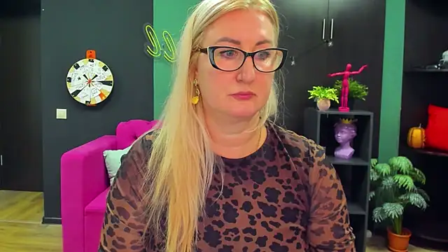 Snapshot of ChristyBrooks chatting on 02.24.25 ChristyBrooks online show from 02.24.25