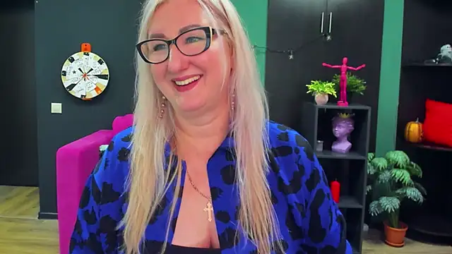 Snapshot of ChristyBrooks chatting on 02.24.25 ChristyBrooks online show from 02.24.25