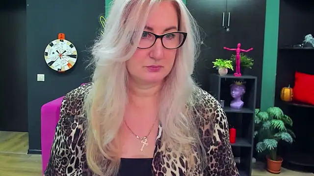 Snapshot of ChristyBrooks chatting on 02.27.25 ChristyBrooks online show from 02.27.25