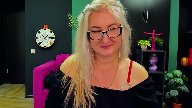 Snapshot of ChristyBrooks chatting on 03.02.25 ChristyBrooks online show from 03.02.25