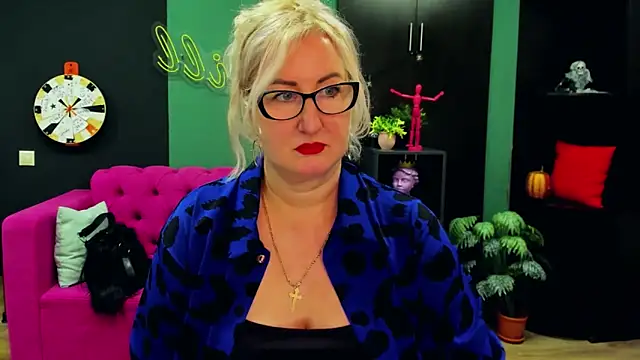 Snapshot of ChristyBrooks chatting on 03.11.25 ChristyBrooks online show from 03.11.25