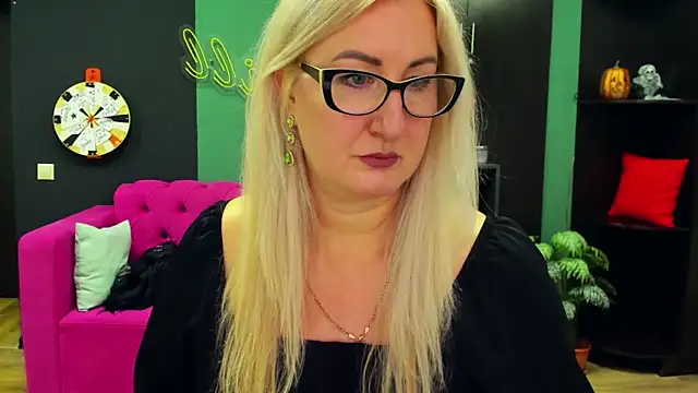 Snapshot of ChristyBrooks chatting on 03.15.25 ChristyBrooks online show from 03.15.25