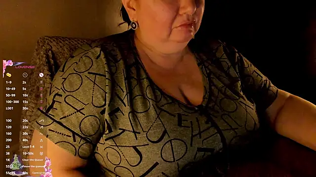 SexxyDreams1 online show from 12.24.24