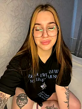 VikiDemi online show from 09.26.25