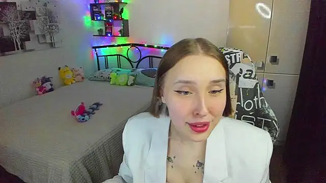 Snapshot of LinaTruly chatting on 04.24.26 LinaTruly online show from 04.24.26